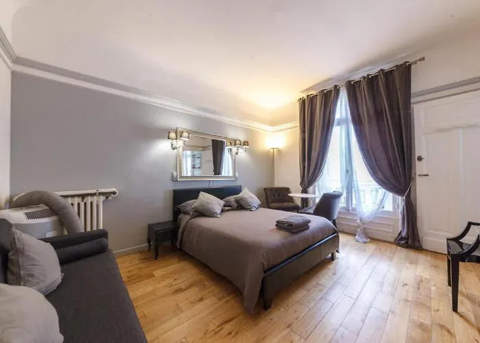 Studio - Avenue Champs-Elysee