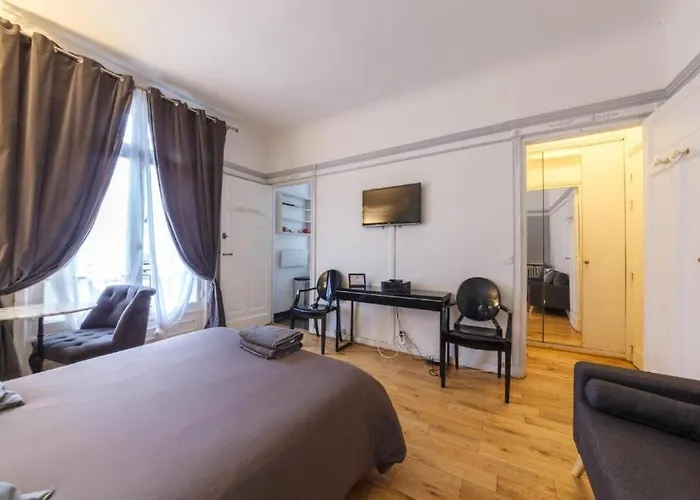 Studio - Avenue Champs-Elysee